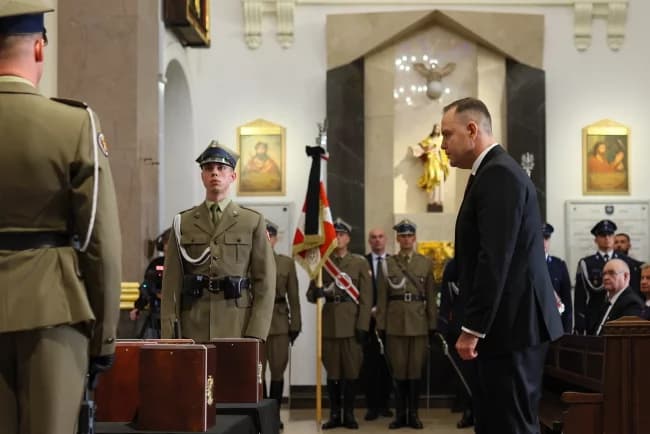 Nie możemy dać się oszukiwać sowieckiej dezinformacji. Prezydent w 86. rocznicę agresji ZSRR