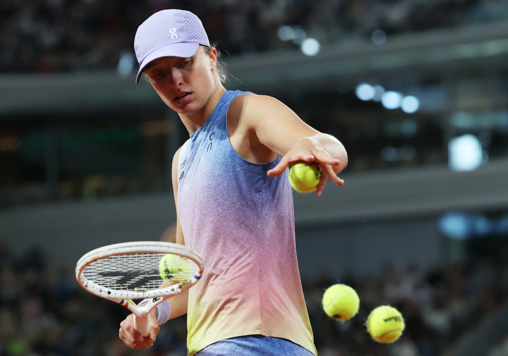 Ekspert ostrzega przed Roland Garros. Piłki mogą zaszkodzić Świątek?