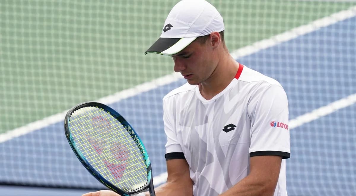 Szybkie pożegnanie z Roland Garros. Majchrzak za burtą