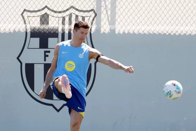 Oficjalne potwierdzenie. Robert Lewandowski odchodzi z FC Barcelony