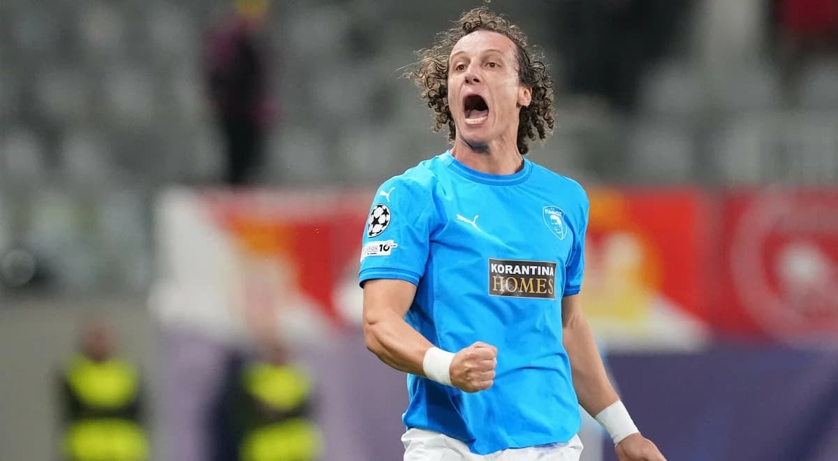 Cypryjczycy zaskoczyli potentatów w Lidze Mistrzów. Co za gol Davida Luiza!